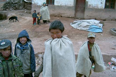 Do people in China live in poverty?