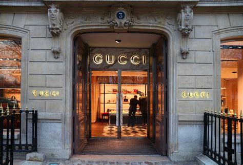 Do people still shop at Gucci?