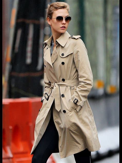 Do people wear trench coats in Paris?
