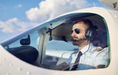 Do pilots wear aviator glasses?