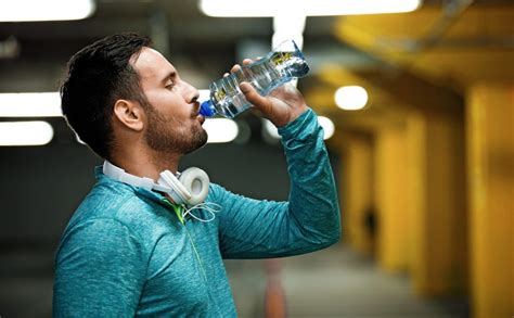 Do plastic bottles lower testosterone?