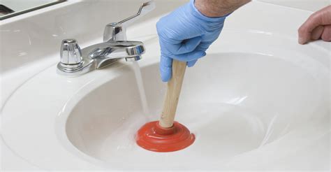 Do plumbers recommend drain cleaner?