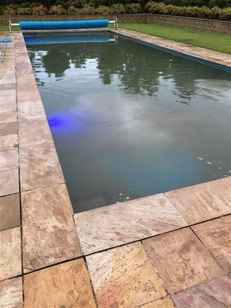 Do pools get dirty after rain?