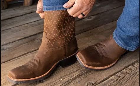 Do real cowboys wear square toe boots?