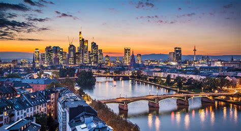 Do rich people live in Frankfurt?