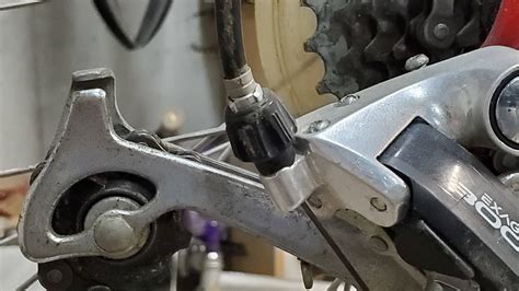 Do road bikes have barrel adjusters?