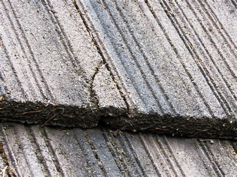 Do roof tiles crack in heat?