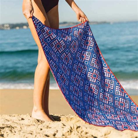 Do sand free beach towels dry you?