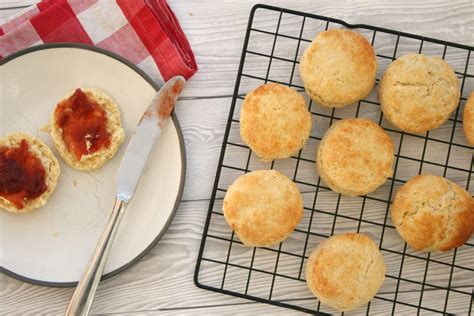 Do scones rise when baking?