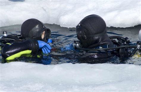 Do scuba divers get cold?