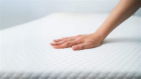 Do soft mattresses cause pain?
