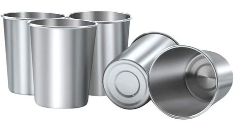 Do stainless steel cups have chemicals?