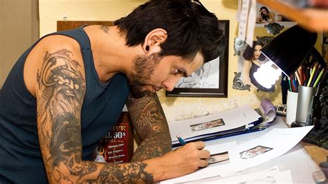Do tattoo artists trace?