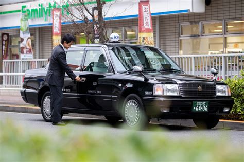 Do we tip taxi in Japan?