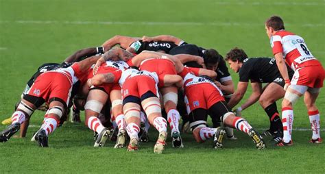 Do you get time outs in rugby?