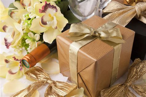 Do you give wedding gifts in the UK?