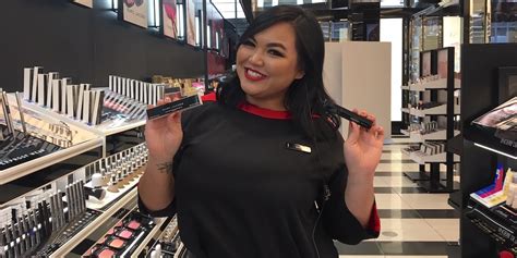 Do you have to wear makeup as a Sephora employee?
