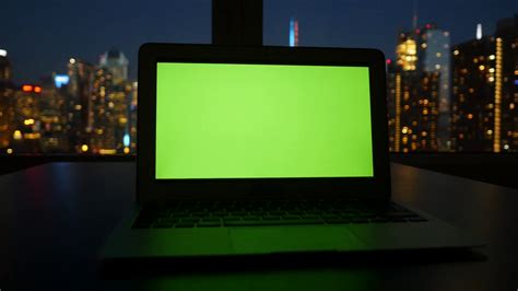 Do you need a PC to use a green screen?