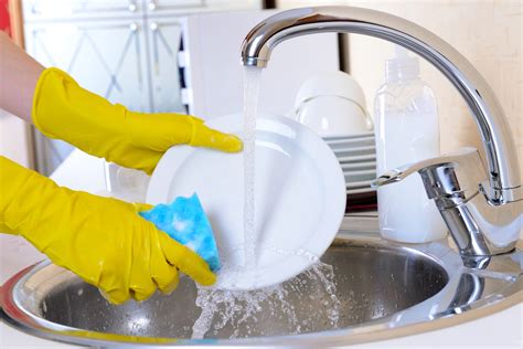 Do you need to rinse after cleaning with vinegar?