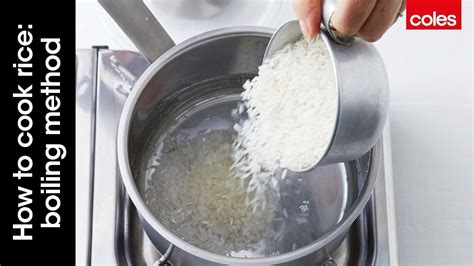 Do you put rice in cold or hot water?