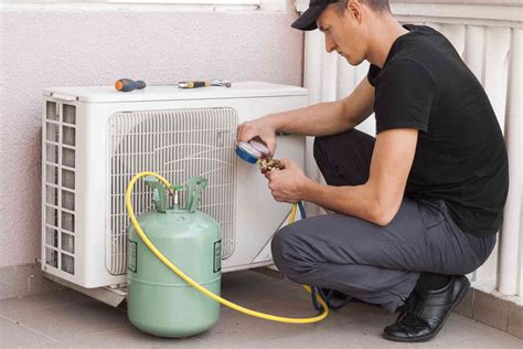 Does AC use gas or coolant?