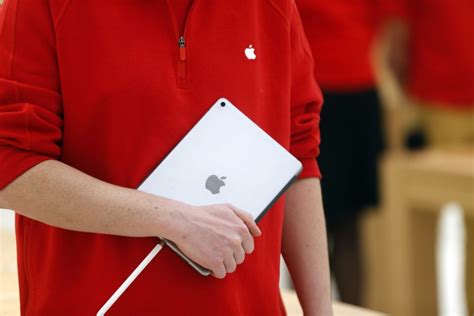 Does Apple do anything for students?