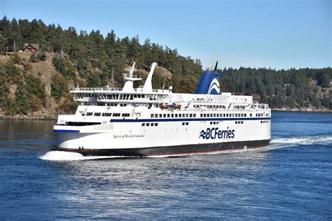 Does BC Ferries take cash?