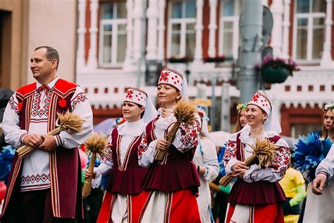 Does Belarus have its own language?