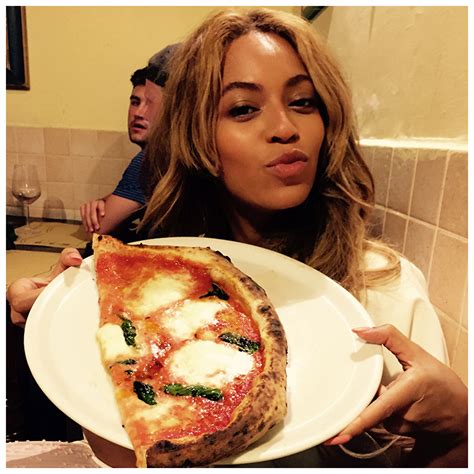 Does Beyoncé eat pizza?