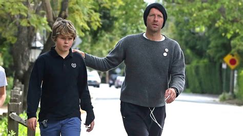 Does Chris Martin have a son?