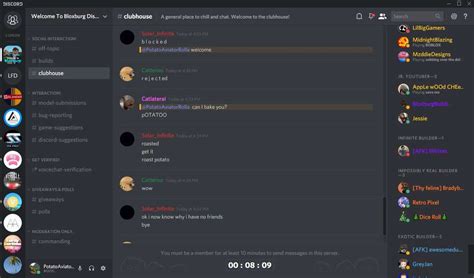 Does Discord read all messages?