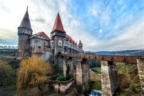 Does Dracula have a castle in Romania?