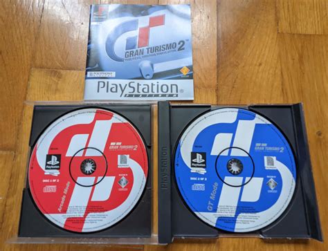 Does Gran Turismo 2 have 2 discs?