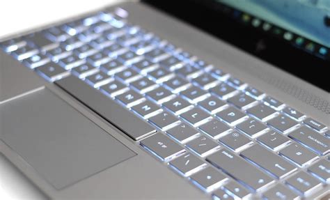 Does HP 15s have backlit keyboard?