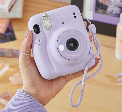 Does Instax Mini 11 need ink?