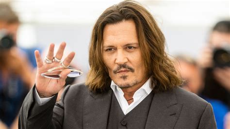 Does Johnny Depp donate money?