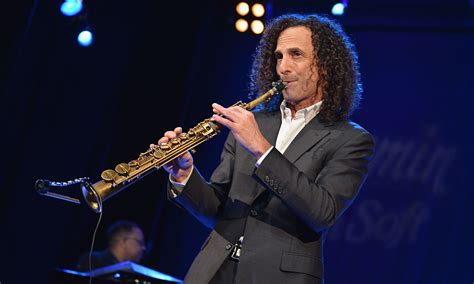 Does Kenny G play sax or clarinet?