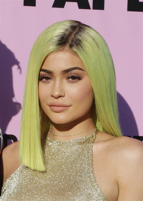 Does Kylie Jenner have wigs?