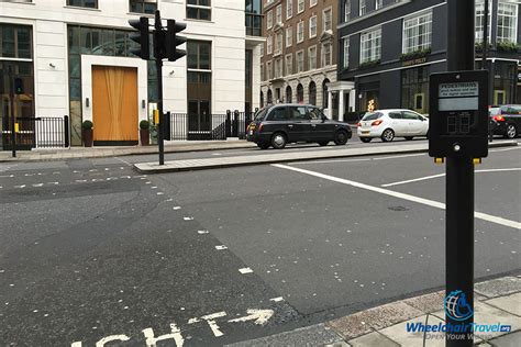 Does London have sidewalks?