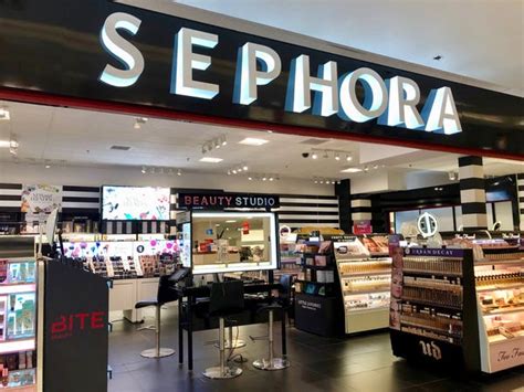 Does Louis Vuitton own Sephora?