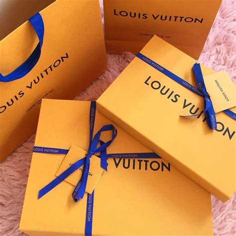 Does Louis Vuitton send gifts?