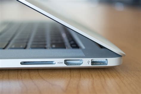 Does MacBook have HDMI input?