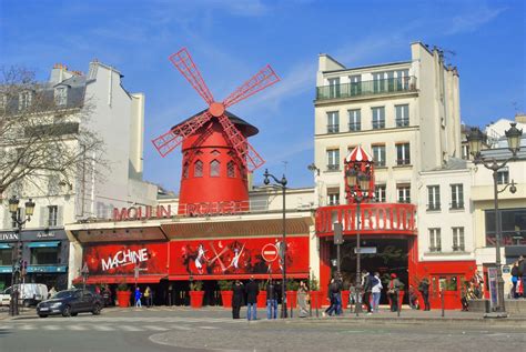 Does Moulin Rouge still exist?