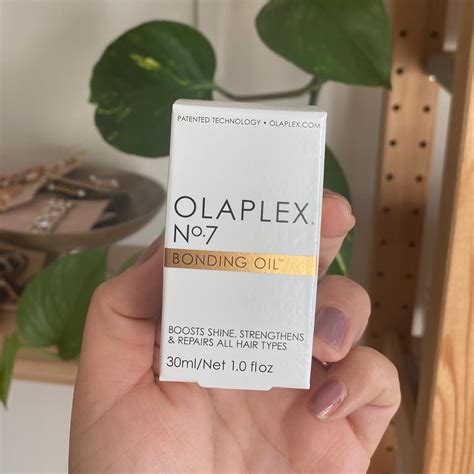 Does Olaplex 7 reduce frizz?