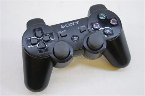 Does PS3 SIXAXIS have Bluetooth?