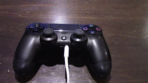 Does PS4 controller have AUX input?