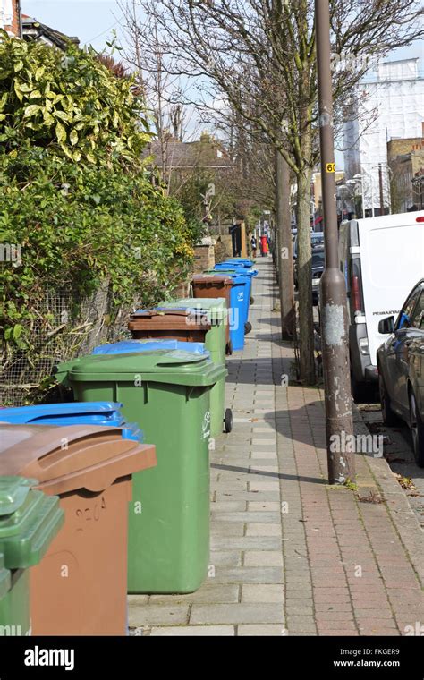 Does Recycle Bin take up space?