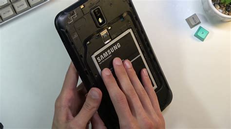 Does Samsung Tab 3 have SIM card slot?