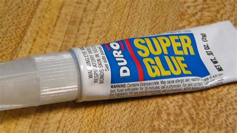 Does Super Glue dry transparent?