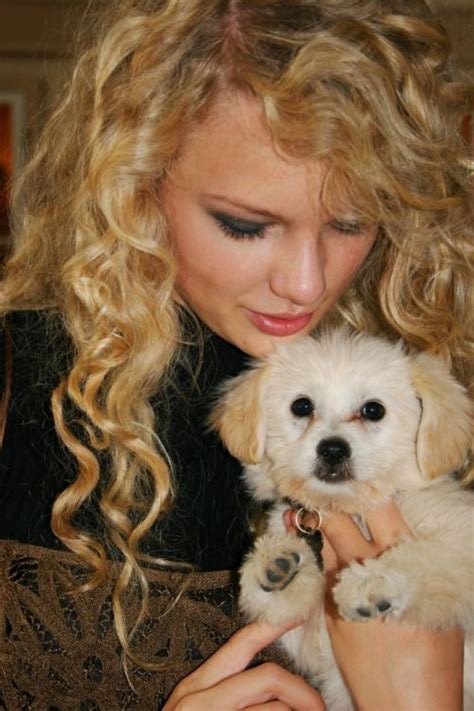 Does Taylor Swift have pets?